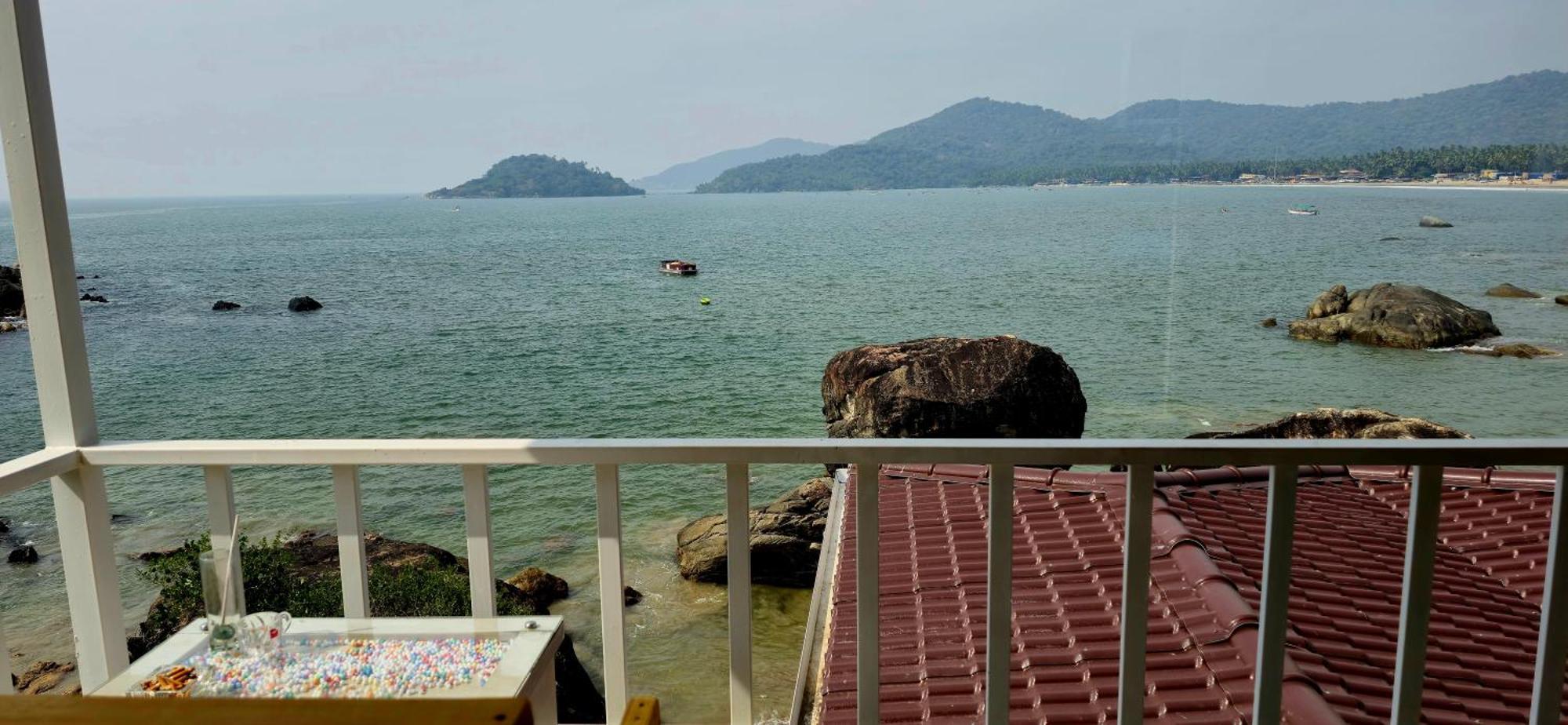 Pacific Sunset View Palolem Hotel Стая снимка