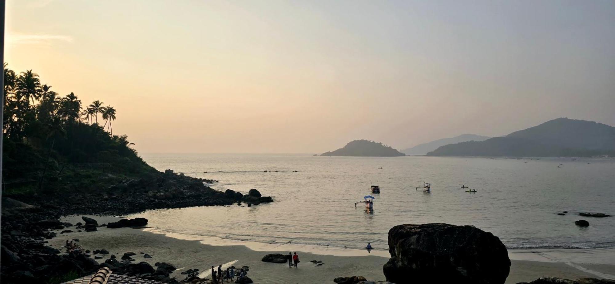Pacific Sunset View Palolem Hotel Стая снимка